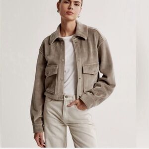 A&F Women's Cropped Corduroy Velour Shirt jacket - L